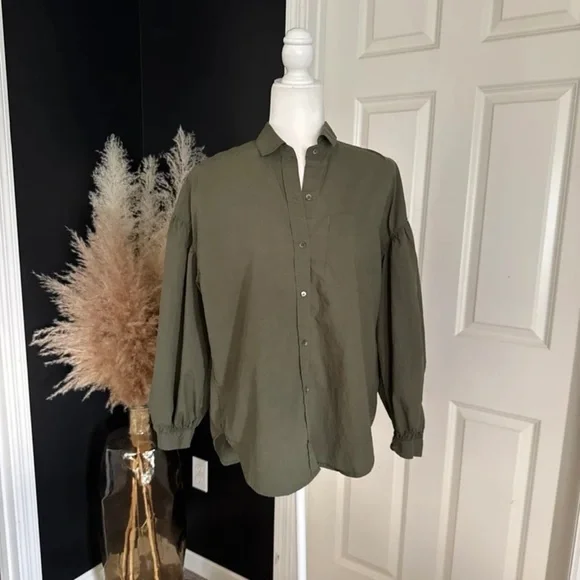 Rails Janae Shirt in Olive Smoke Green 
size Small - Picture 7 of 12